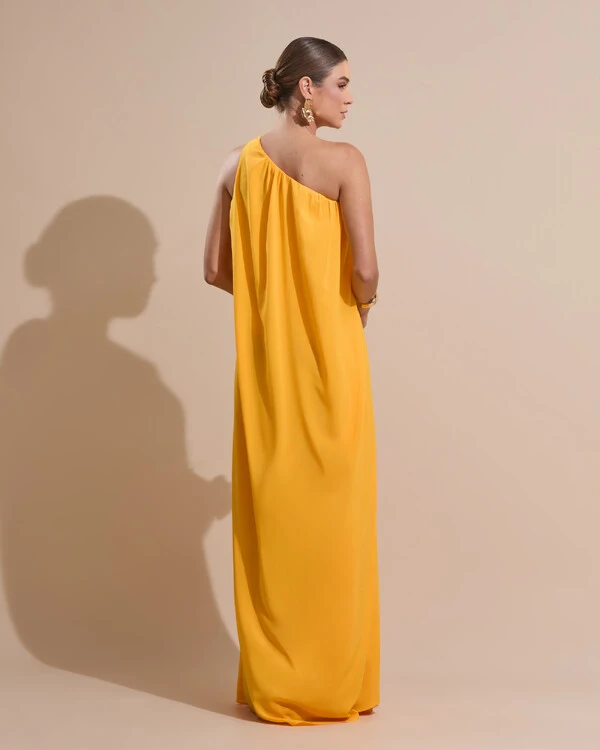 Vestido de Festa Longo Crepe Fluido um Ombro Só com Lenço Laranja Manga New