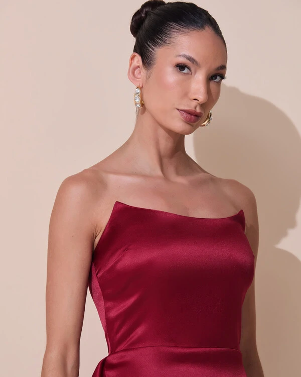 Vestido de Festa Longo Tomara que Caia Cetim Babado Fenda Marsala