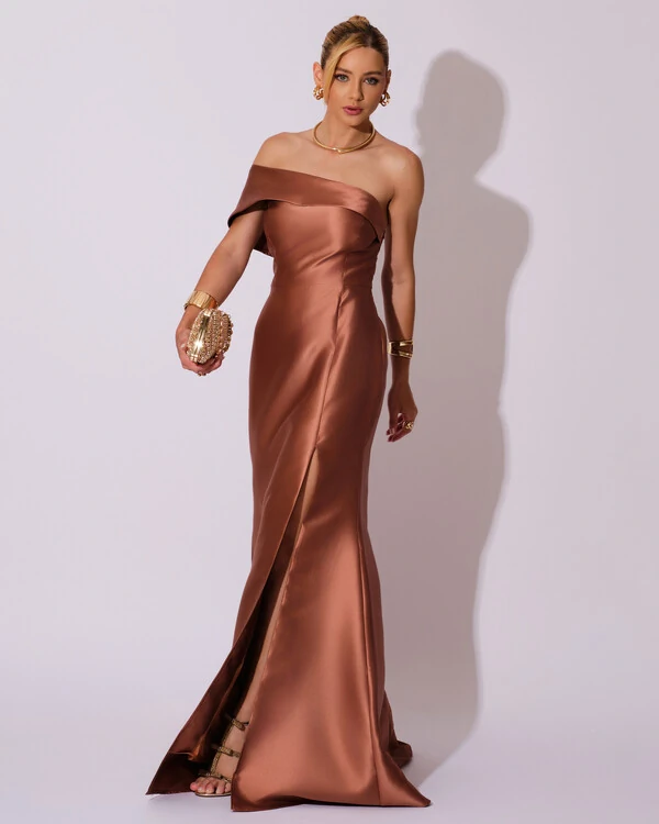 Vestido de Festa Zibeline com Faixa Ombro a Ombro Mocha Mousse