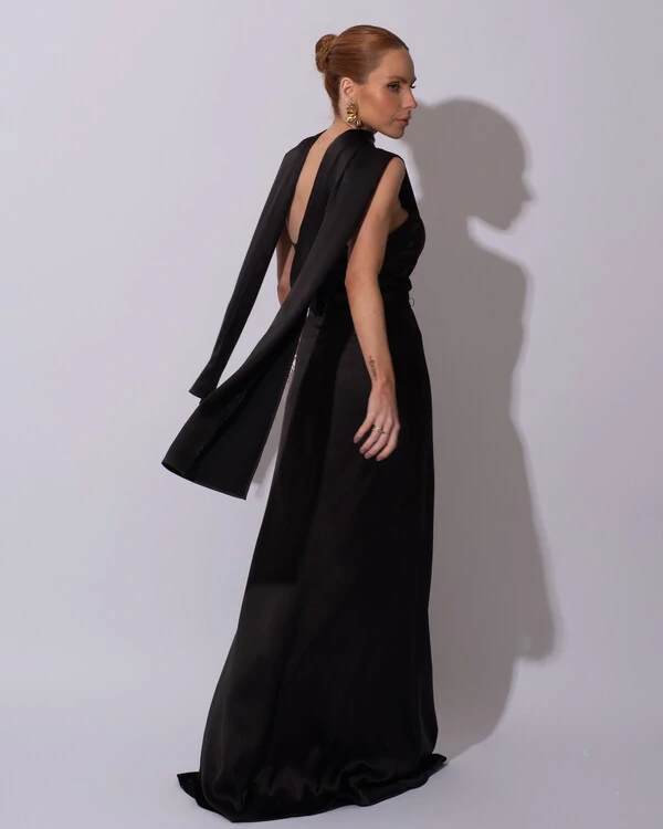 Vestido de Festa Longo Cetim Alfaiataria Tomara que Caia com Faixa Lenço Preto