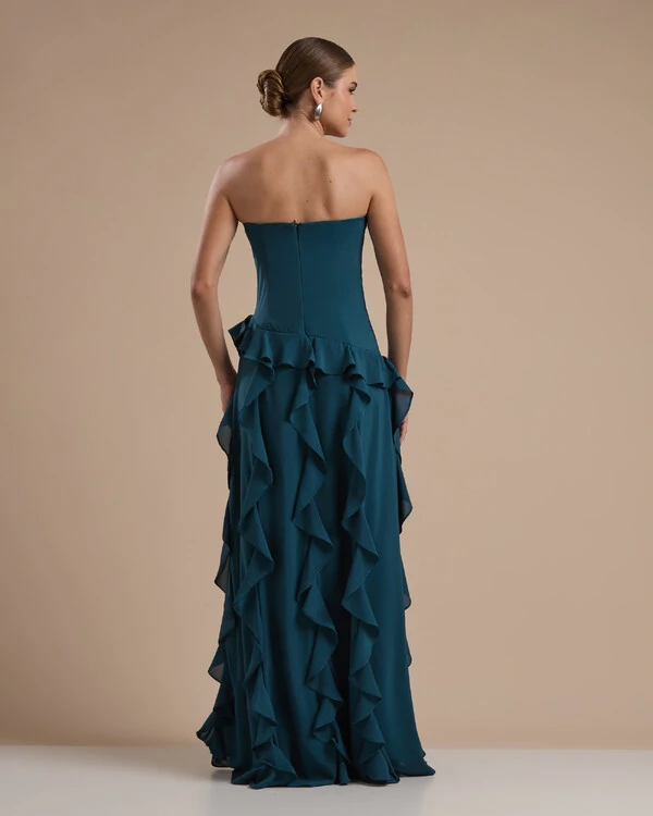 Vestido de festa Longo Tomara que Caia Crepe Chiffon com Bababos Cascata e Fenda Verde Escuro