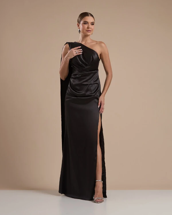 Vestido de Festa Longo Cetim Alfaiataria Um Ombro Só Drapeado com Lenço Preto