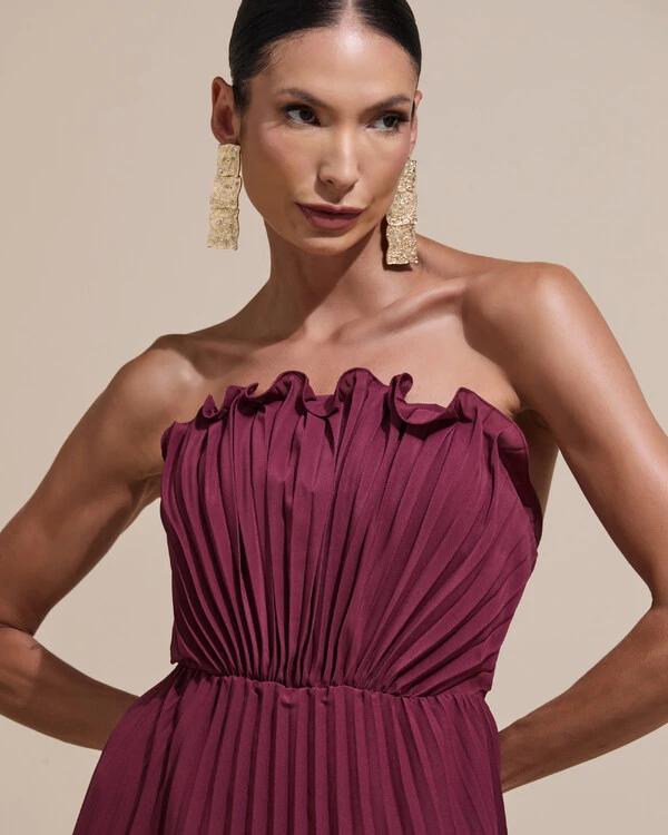 Vestido de Festa Longo Tomara que Caia Plissado Detalhe Marsala