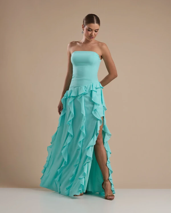 Vestido de festa Longo Tomara que Caia Crepe Chiffon com Bababos Cascata e Fenda Tiffany