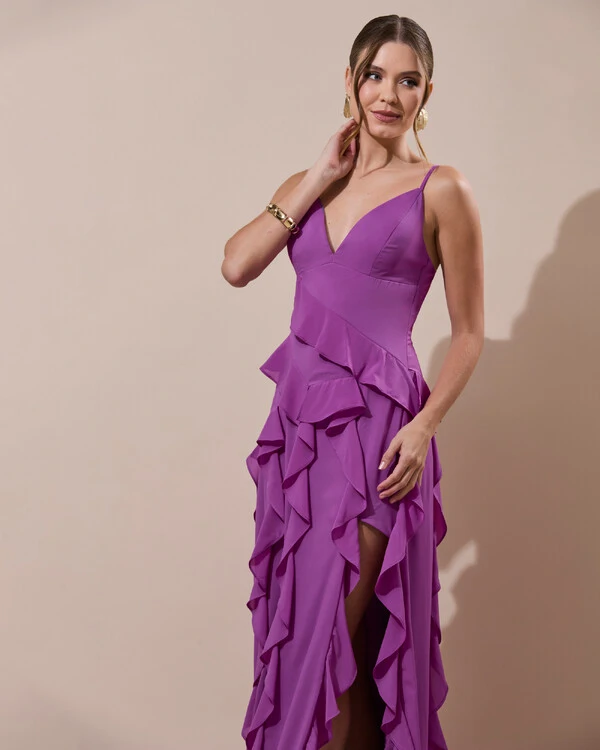 Vestido de Festa Longo Decote V Crepe Chiffon Babados Cascata e Fenda Fúcsia