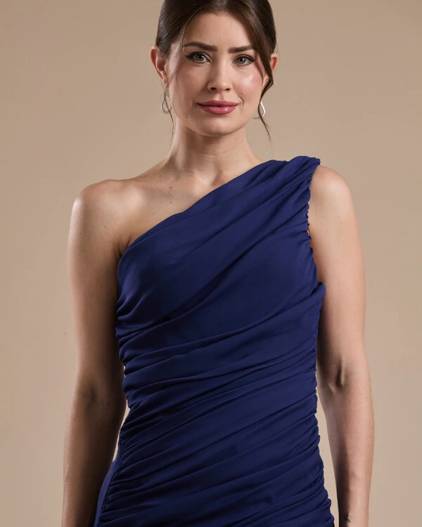 Vestido de Festa Longo Crepe Chiffon Um Ombro Só Drapeado com Babado Cascata Azul Marinho