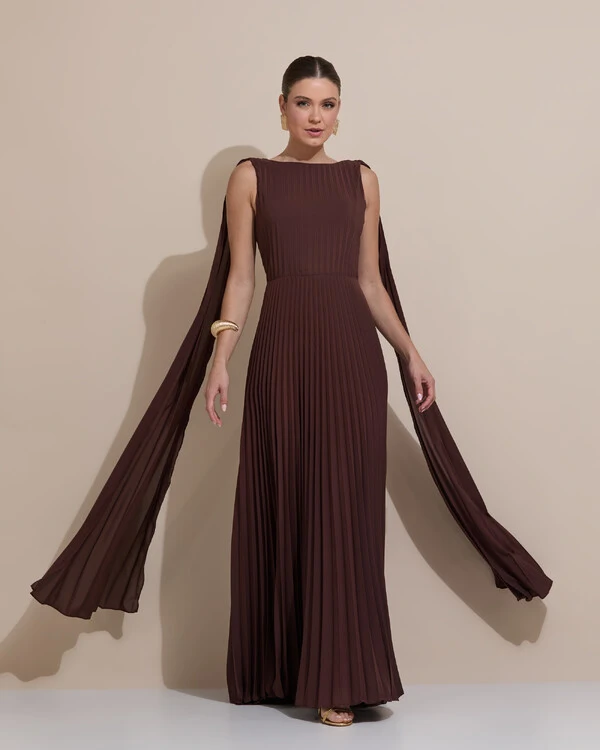 Vestido de Festa Longo Crepe Chiffon Plissado com Lenço nas Alças Marrom