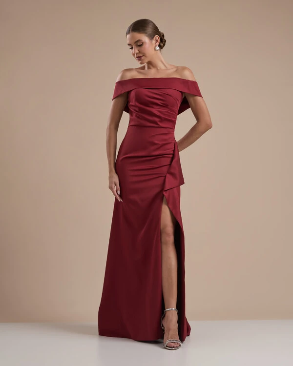 Vestido de Festa Longo Ombro a Ombro com Fenda em Alfaiataria Marsala Escuro