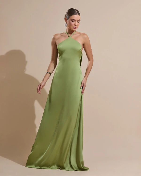 Vestido Longo de Cetim com Decote Triangular e Amarração nas Costas Degagê Verde Pistache