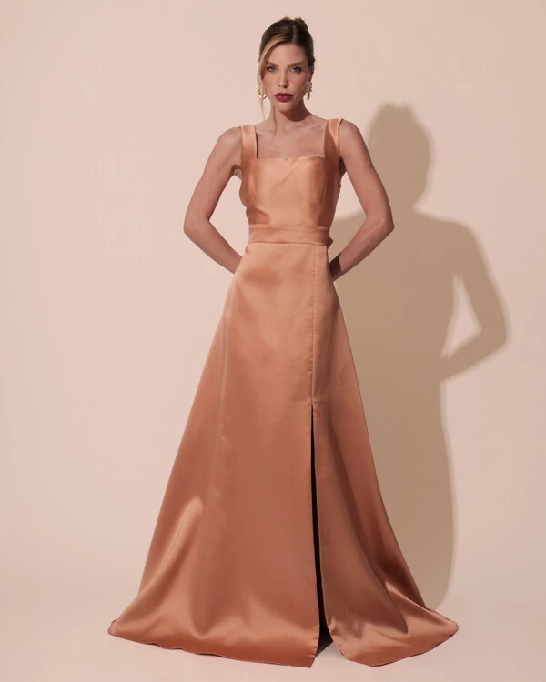 Vestido de Festa Longo Zibeline com Fenda e Faixa Mocha Mousse New