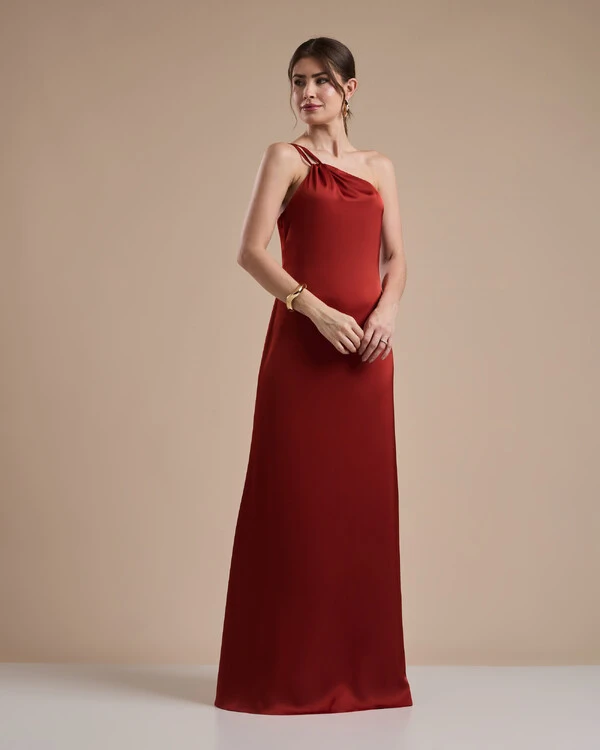 Vestido de Festa Longo em Cetim Fluido um Ombro Só com Lenço Terracota