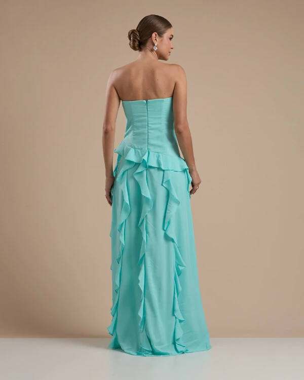 Vestido de festa Longo Tomara que Caia Crepe Chiffon com Bababos Cascata e Fenda Tiffany
