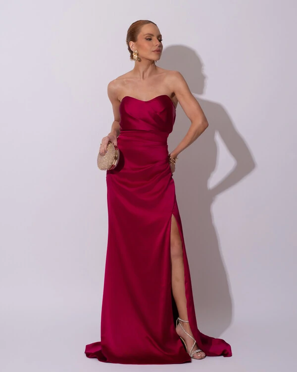 Vestido de Festa Longo Cetim Alfaiataria Tomara que Caia Fenda Beterraba