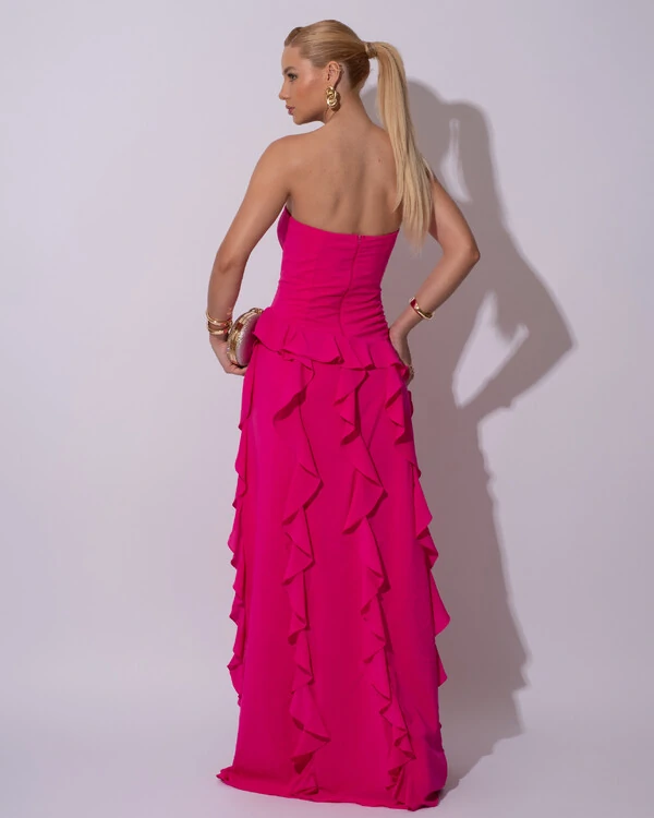 Vestido de festa Longo Tomara que Caia Crepe Chiffon com Bababos Cascata e Fenda Pink