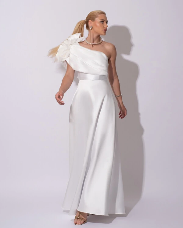 Vestido de Festa Longo Zibeline um Ombro Só Flor Drapeado Branco