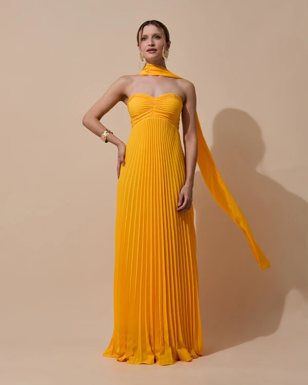 Vestido de Festa Longo Tomara que Caia Plissado com Lenço Laranja Manga New