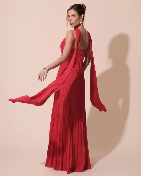 Vestido de Festa Longo Plissado Crepe Chiffon com Alça e Lenço Vermelho
