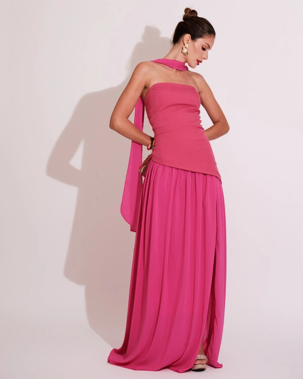 Vestido de Festa Longo Tomara que Caia Alfaiataria e Saia Crepe Chiffon e Lenço Pink