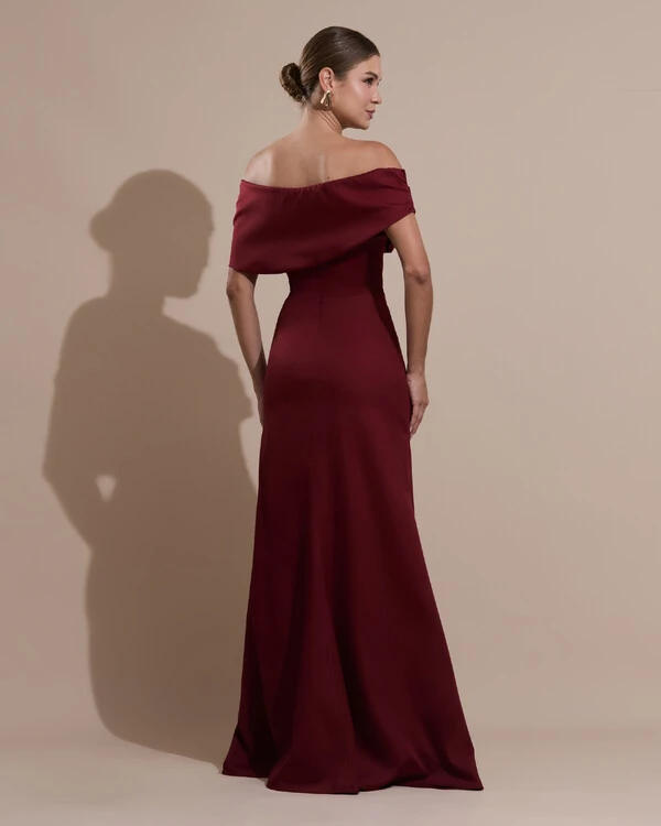 Vestido de Festa Longo Alfaiataria Ombro a Ombro com Babado Cascata Marsala