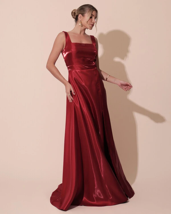 Vestido de Festa Longo Zibeline Cristal com Fenda e Faixa Vermelho