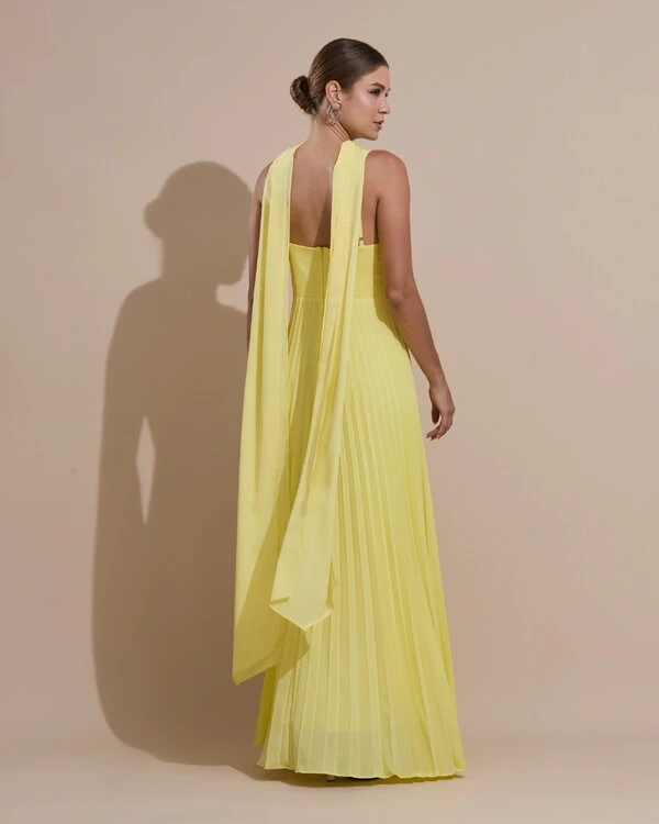 Vestido de Festa Longo Plissado Crepe Chiffon com Alça e Lenço Amarelo Manteiga