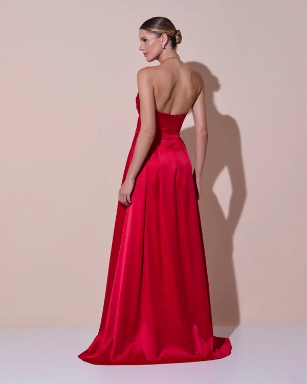 Vestido de Festa Longo Tomara que Caia Cetim Decote Coração Fenda Vermelho