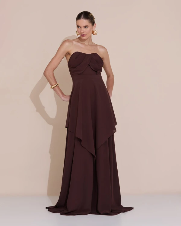 Vestido de Festa Longo Tomara que Caia Crepe Chiffon Drapeado Camadas Marrom