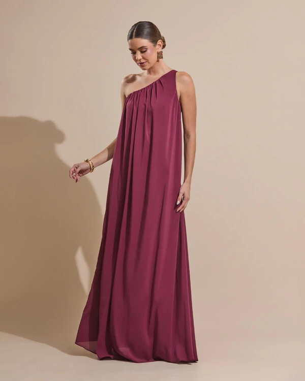 Vestido de Festa Longo Crepe Fluido um Ombro Só com Lenço Marsala