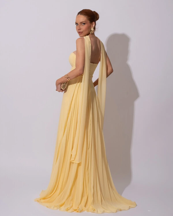 Vestido de Festa Longo Tomara que Caia Grife Plissado com Lenço Amarelo Manteiga