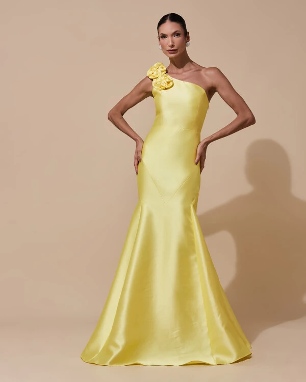 Vestido de Festa Longo Zibeline um Ombro Só Flor Removível Saia Sereia Amarelo Manteiga