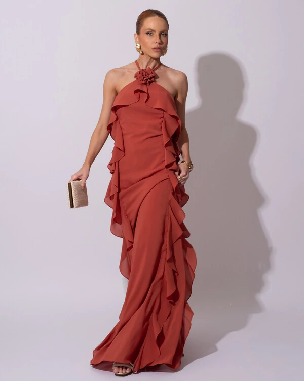 Vestido de Festa Longo Crepe Chiffon Frente Única Babados Cascata e Flor Terracota