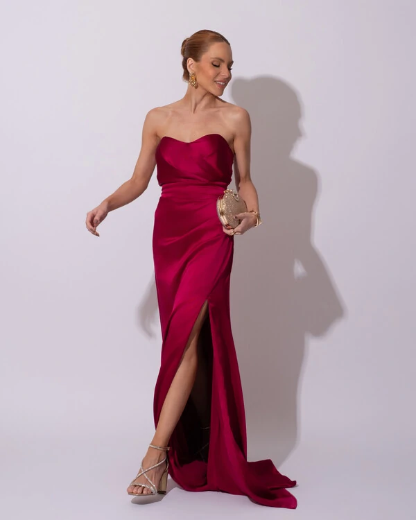 Vestido de Festa Longo Cetim Alfaiataria Tomara que Caia Fenda Beterraba