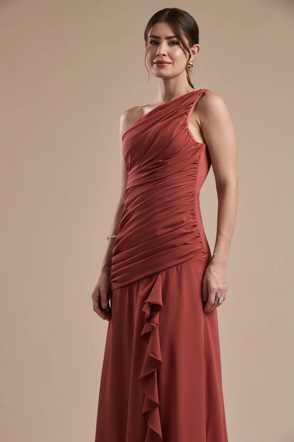 Vestido de Festa Longo Crepe Chiffon Um Ombro Só Drapeado com Babado Terracota