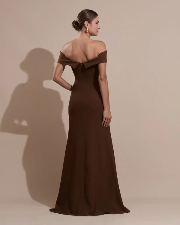 Vestido de Festa Longo Alfaiataria Ombro a Ombro com Fenda Marrom