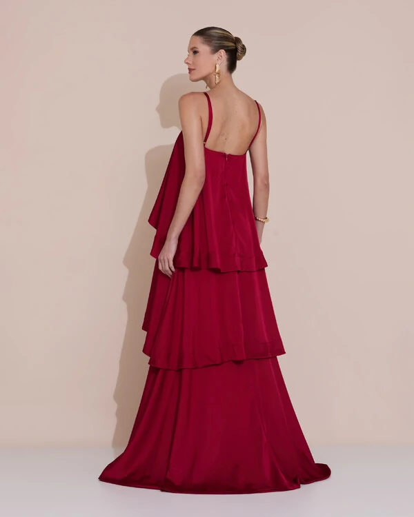 Vestido de Festa Longo Decote Reto Alças Finas Cetim Camadas Marsala