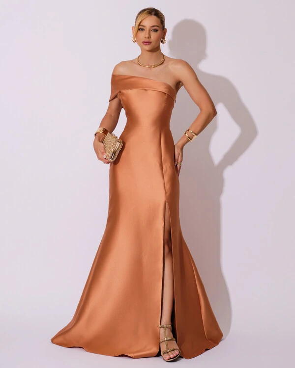 Vestido de Festa Zibeline com Faixa Ombro a Ombro Caramelo