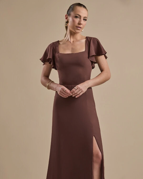 Vestido de Festa Longo Crepe Chiffon Manga Babado e Fenda Marrom
