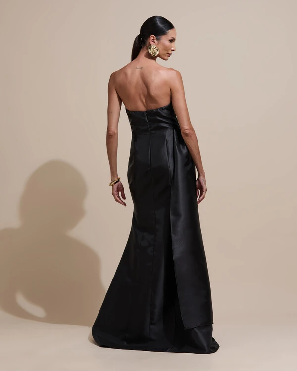 Vestido de Festa Longo Tomara que Caia Zibeline Drapeado e Faixa Preto