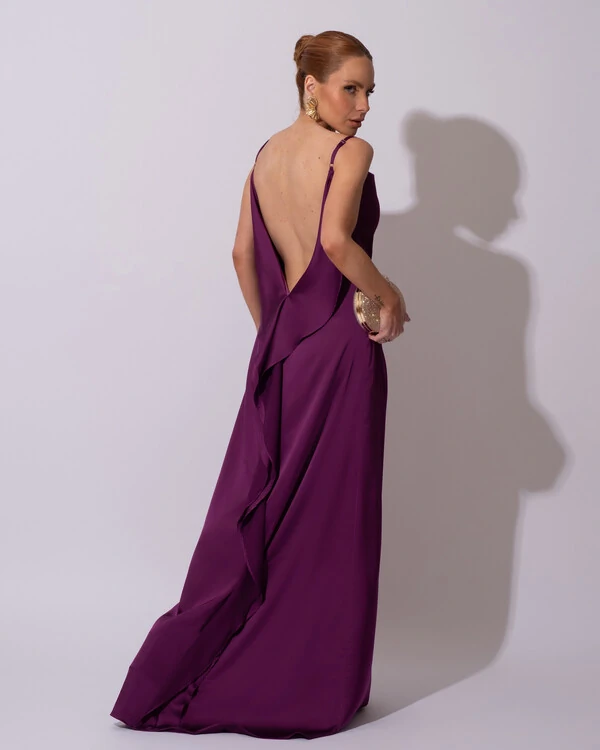 Vestido de Festa Longo Babado Costas Cetim Fluido e Fenda Roxo