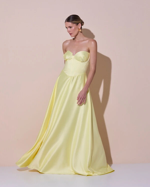 Vestido de Festa Longo Tomara que Caia Cetim Decote Coração Drapeado Amarelo Manteiga