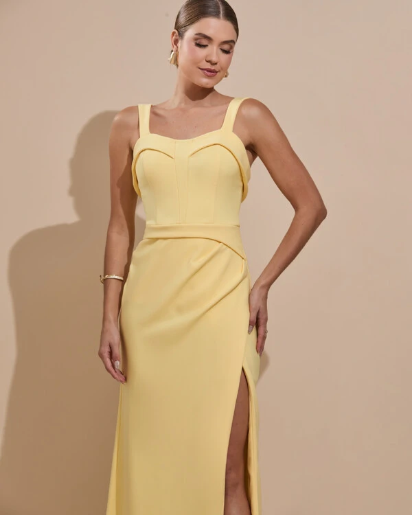 Vestido de Festa Longo Alfaiataria Decote Coração com Alças e Fenda Amarelo Manteiga
