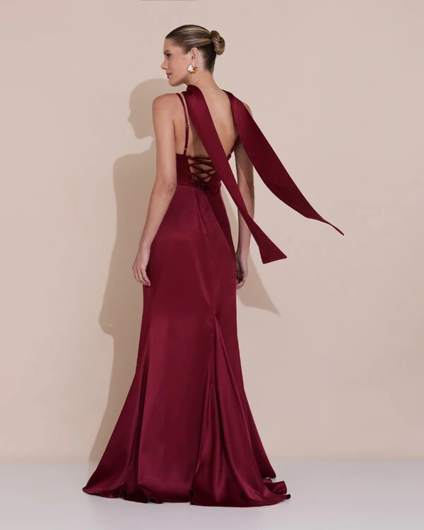Vestido de Festa Longo Decote Coração Cetim Alfaiataria Trançado Costas Lenço Marsala