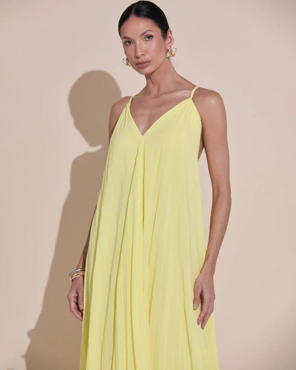 Vestido de Festa Longo Plissado Crepe Chiffon Decote V Alças Finas Amarelo Manteiga