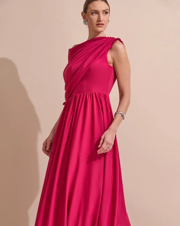 Vestido de Festa Longo Um Ombro Só Crepe Chiffon Capa Drapeado Cereja