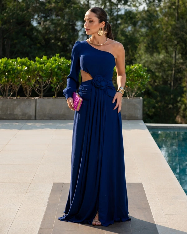 Vestido de Festa Longo um Ombro só com Manga Longa e Flor Azul Marinho
