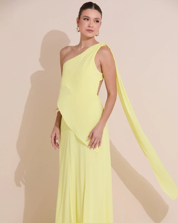 Vestido de Festa Longo Um Ombro Só Crepe Chiffon Lenço Amarelo Manteiga