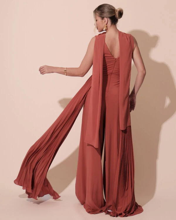 Macacão de Festa Longo Crepe Pantalona Plissado e Lenço Terracota