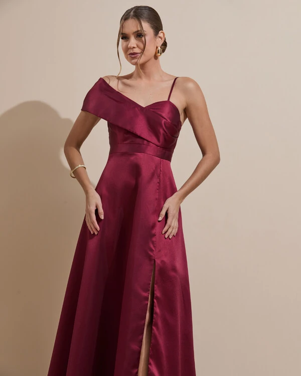 Vestido de Festa longo Faixa Ombro e Fenda Zibeline Marsala Escuro