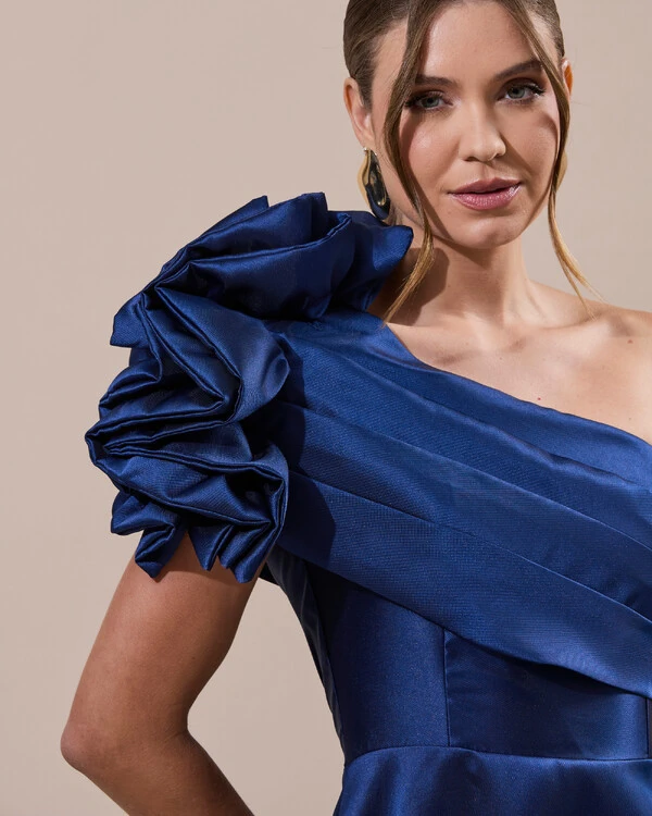 Vestido de Festa Longo Zibeline um Ombro Só Flor Drapeado Azul Marinho