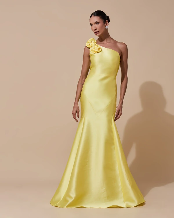 Vestido de Festa Longo Zibeline um Ombro Só Flor Removível Saia Sereia Amarelo Manteiga